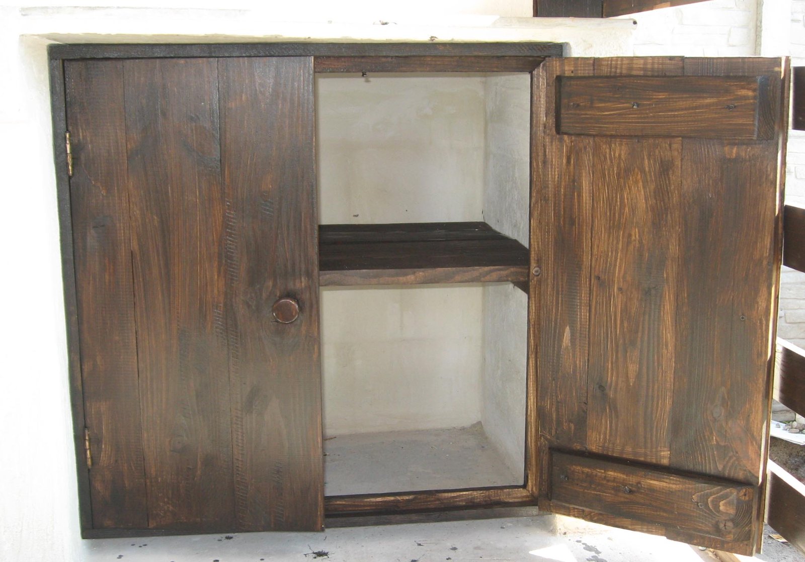 drzwi i półki drewniane do grilla