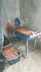 Maszyna do cięcia płytek i cegieł